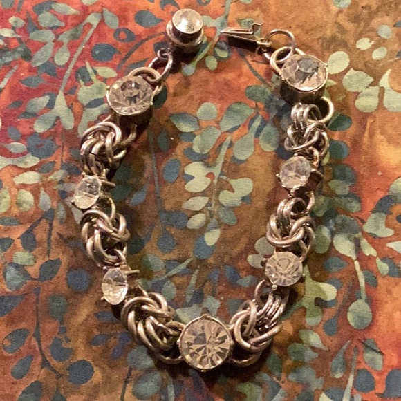 Silver  tone  Crystal bracelet with Byzantine links - Picture 1 of 3